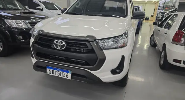 Carro Toyota Hilux Cabine Dupla 2023 SR 4x4 2.8 Diesel