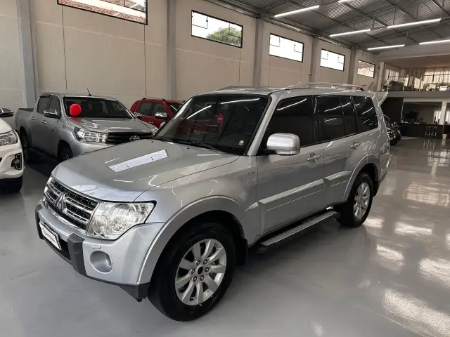Carro Mitsubishi Pajero Full 2010 3.8 V6 5D HPE 4WD