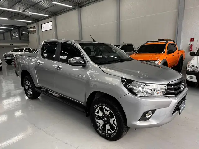 Carro Toyota Hilux Cabine Dupla 2020 Hilux 2.8 TDI CD SR 4x4 (Aut)