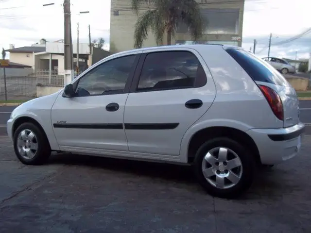 Carro Chevrolet Celta 2005 Life 1.0 VHC 4p