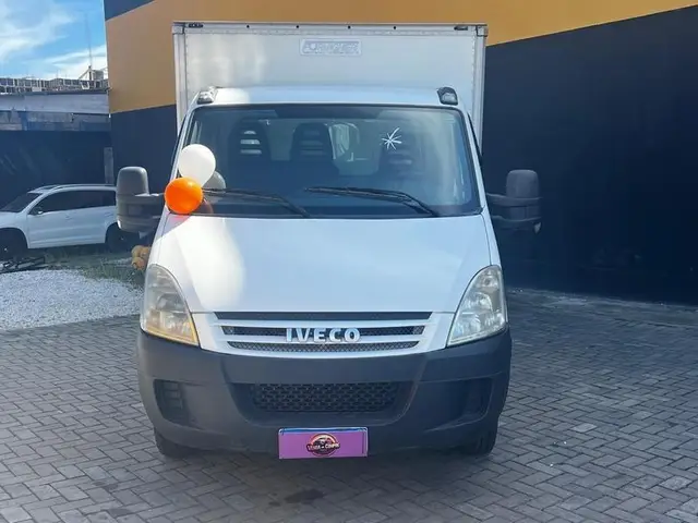 Caminhão Iveco Daily Chassi 2011 55C16