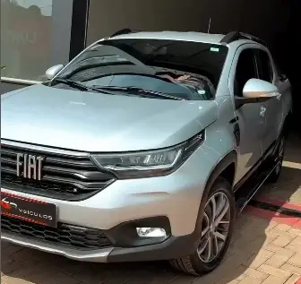 Carro Fiat Strada 2023 Volcano 1.3 CD (Flex)