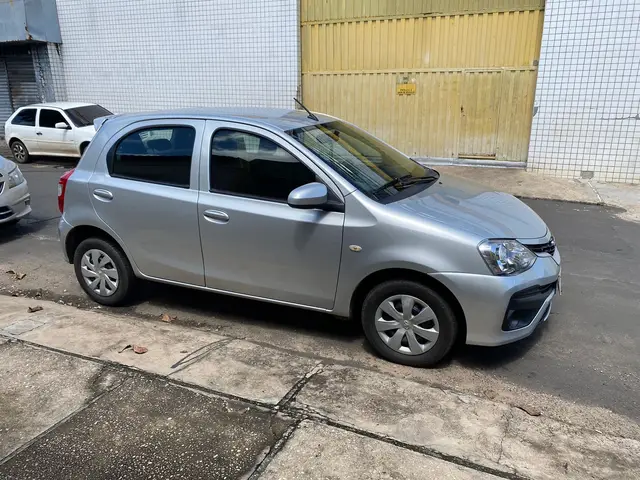 Carro Toyota Etios 2017 X 1.3 (Flex)