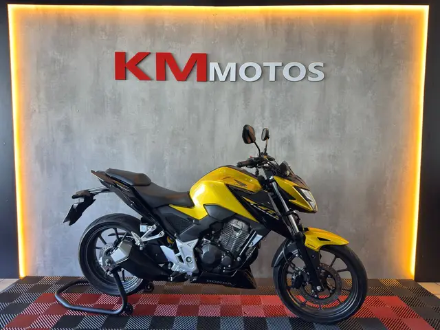 Moto Honda CB 300F Twister 2023 Standard