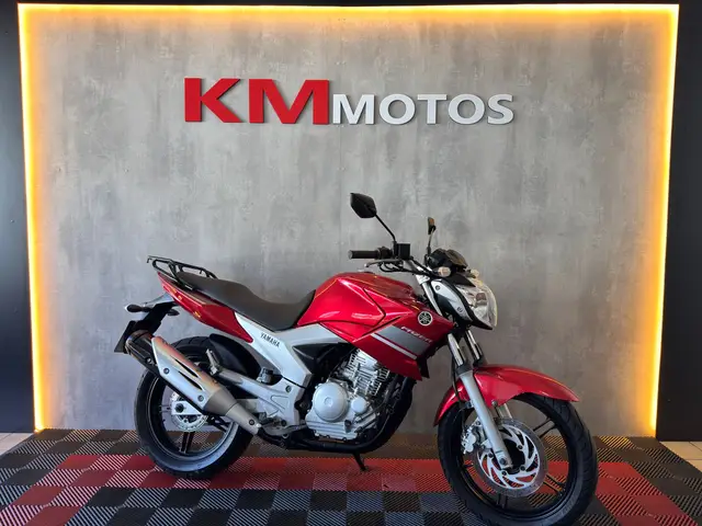 Moto Yamaha YS 250 Fazer 2014 Black Edition