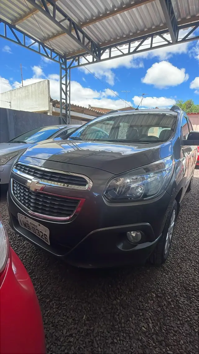 Carro Chevrolet Spin 2015 Advantage 5S 1.8 (Flex) (Aut)