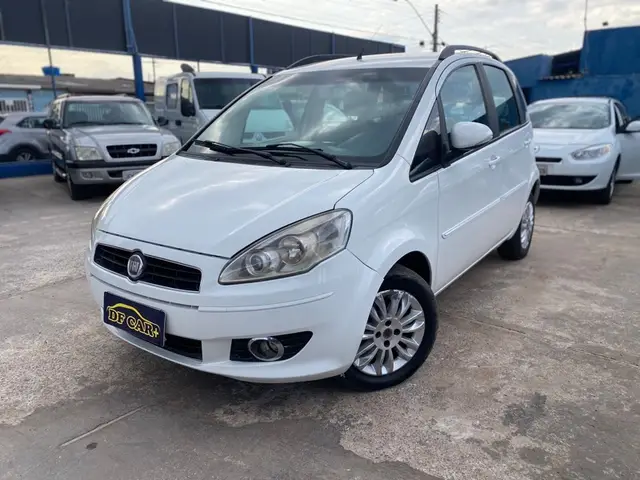 Carro Fiat Idea 2012 Attractive 1.4 8V (Flex)