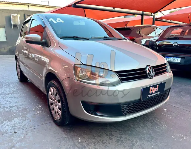 Carro Volkswagen Fox 2014 1.0 TEC (Flex) 4p