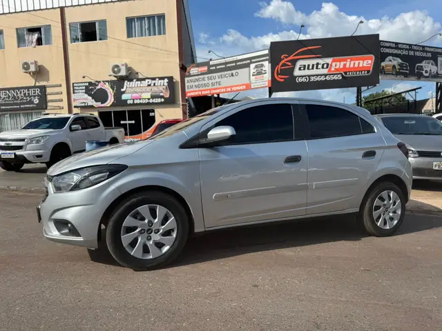 Carro Chevrolet Onix 2020 1.0 (Flex)