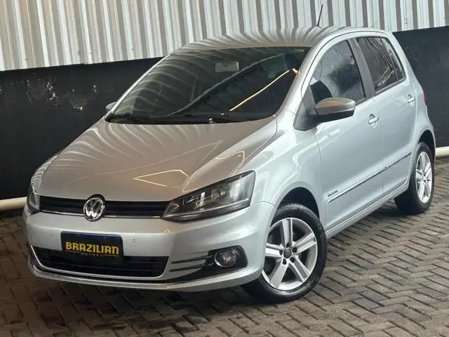 Carro Volkswagen Fox 2016 1.6 16v MSI Highline I-Motion (Flex)