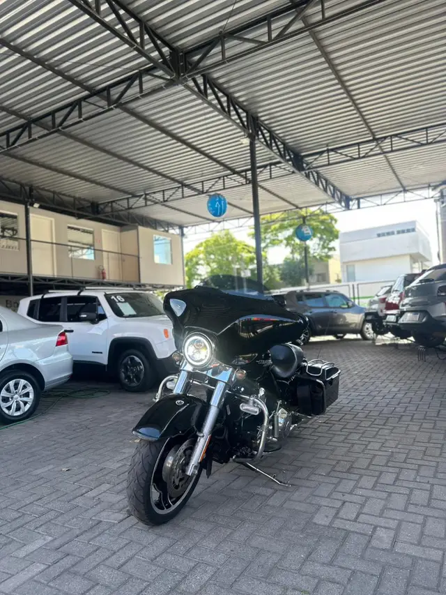 Moto Harley-Davidson Street Glide 2013 FLHX