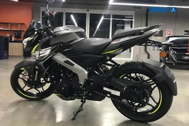 Moto Bajaj Dominar 400 2026 NS400Z