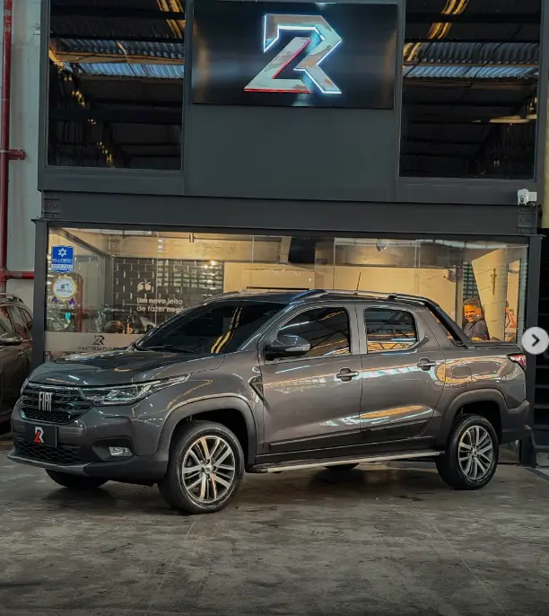 Carro Fiat Strada 2023 Volcano 1.3 CD (Flex)