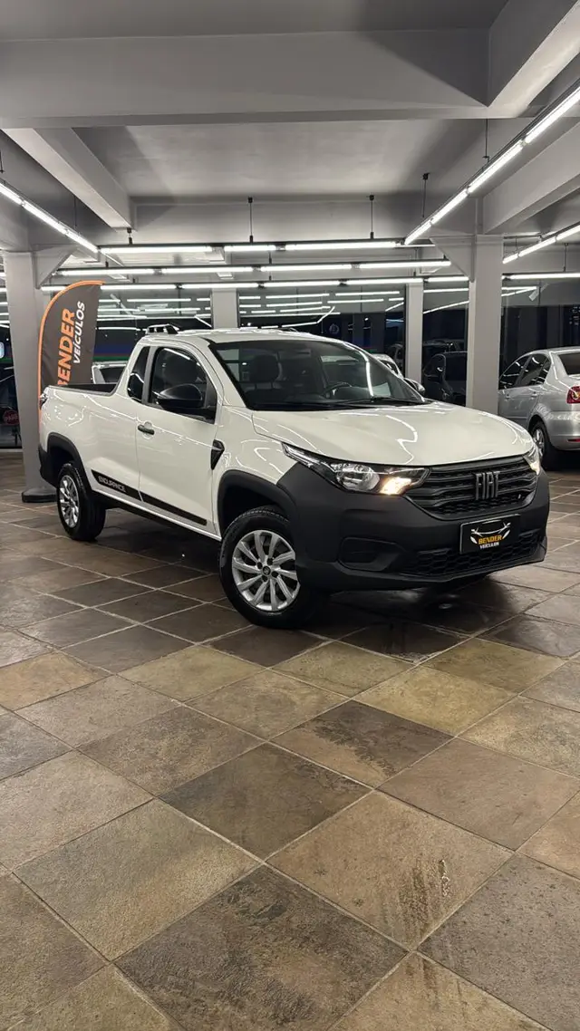 Carro Fiat Strada 2023 Endurance 1.4 Cabine Plus (Flex)
