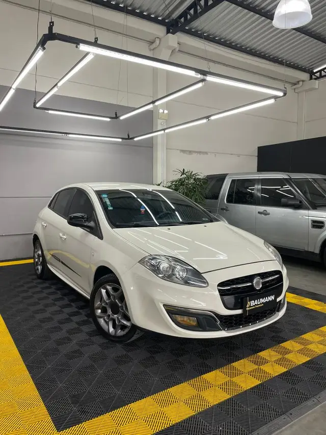 Carro Fiat Bravo 2016 BlackMotion 1.8 Dualogic Flex 5p