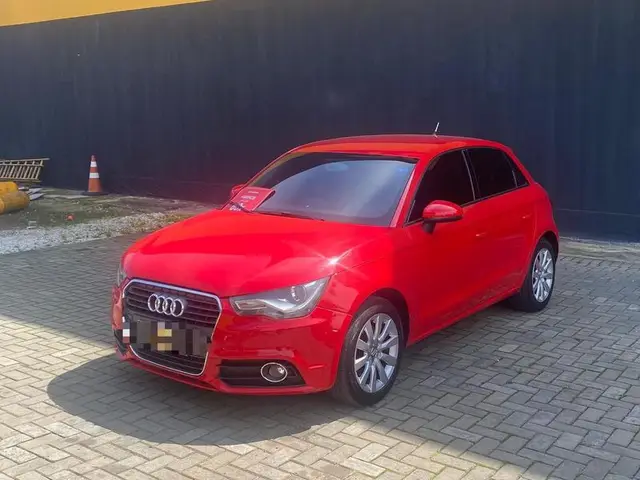 Carro Audi A1 2013 1.4 TFSI Attraction S Tronic