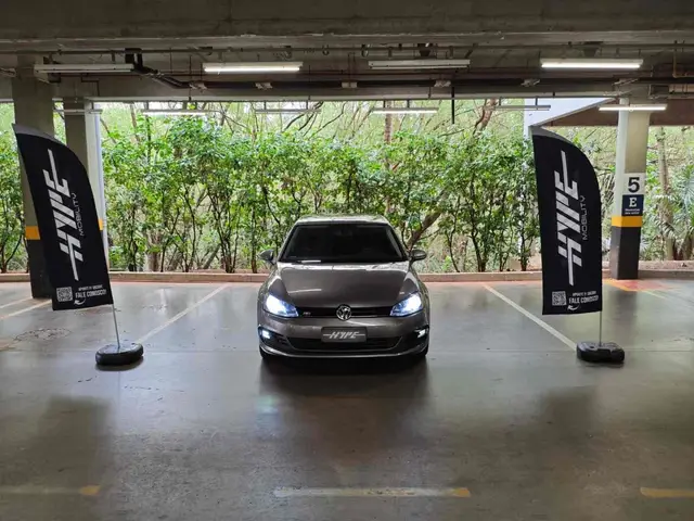 Carro Volkswagen Golf 2015 Comfortline 1.4 TSi