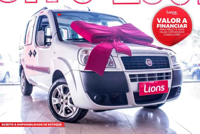 Carro Fiat Doblò 2018 Essence 1.8 7L (Flex)