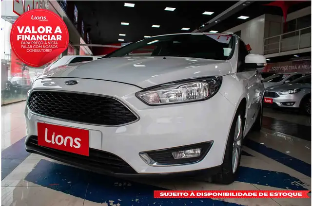 Carro Ford Focus Hatch 2017 SE Plus 2.0 PowerShift