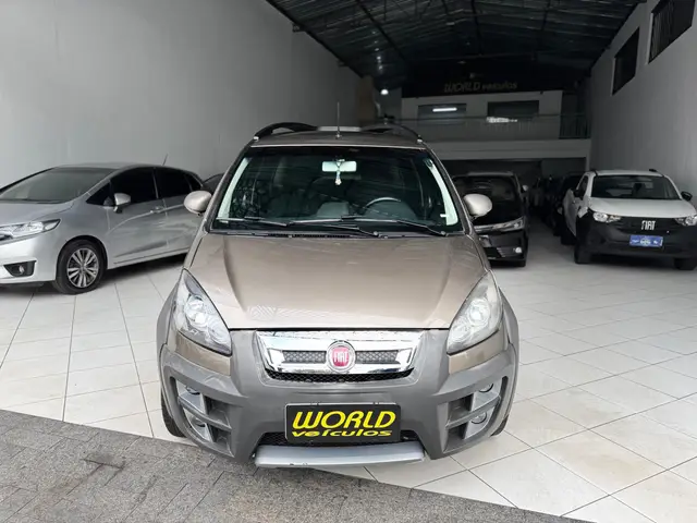 Carro Fiat Idea 2014 Adventure 1.8 16V E.TorQ (Flex)