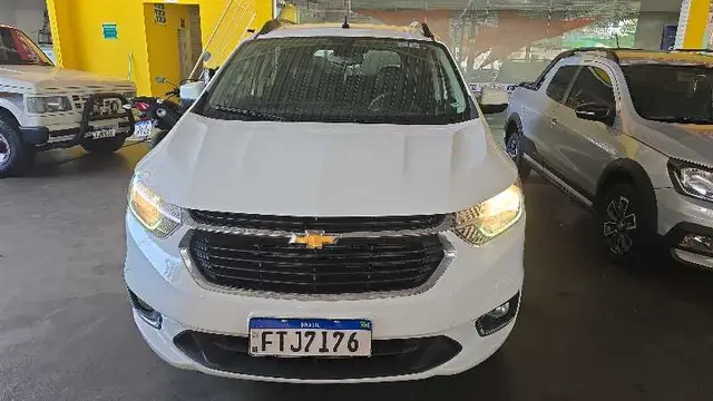 Carro Chevrolet Spin 2023 Premier 1.8 (Aut.)