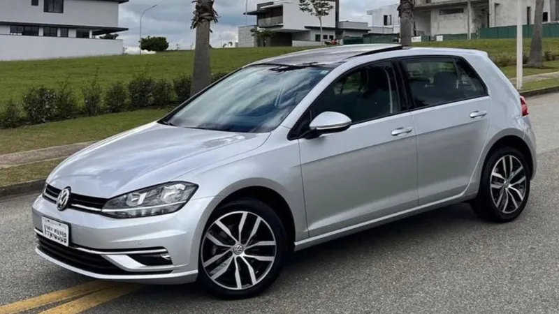 VW Golf 2018 com 11 mil km está à venda pelo preço de um Tera 170 TSI 0km
