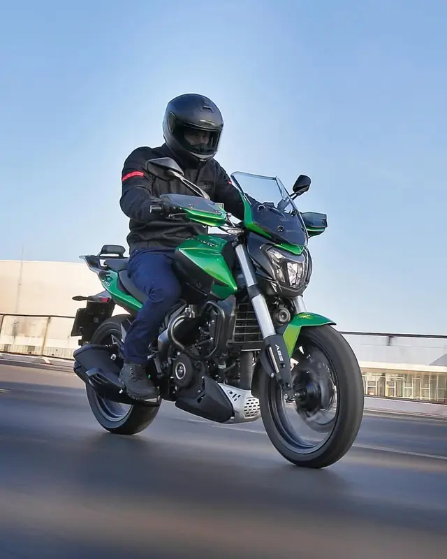Moto Bajaj Dominar 400 2025 DOMINAR 400