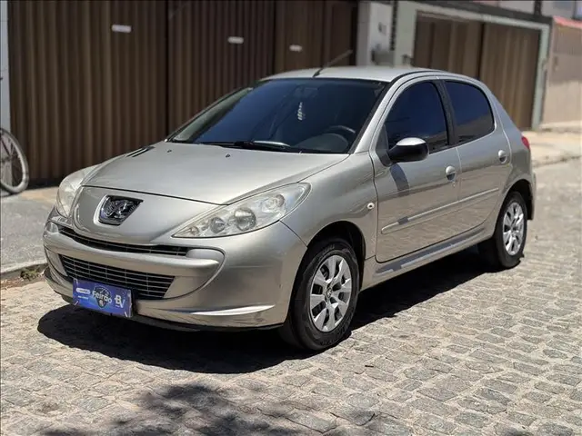 Carro Peugeot 207 2013 Hatch XR 1.4 8V (flex) 4p