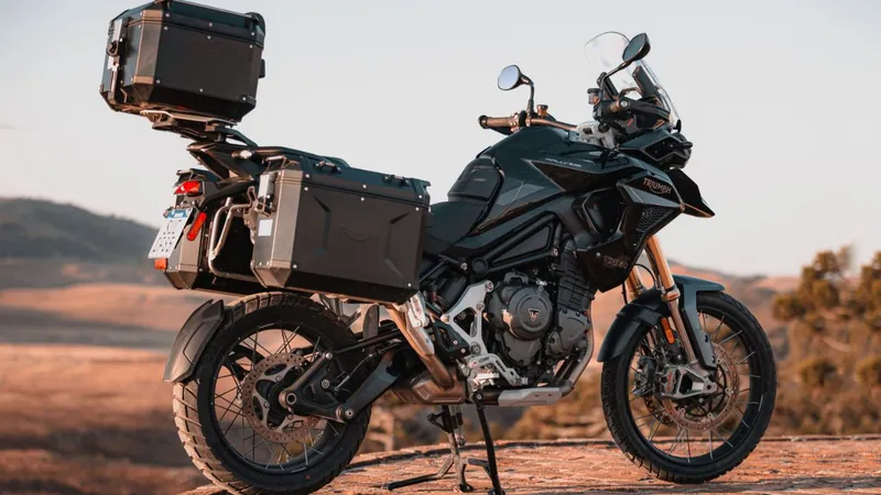 Triumph Tiger 1200 Black Edition: Big Trail é ofertada por R$ 88.990 e taxa 0%