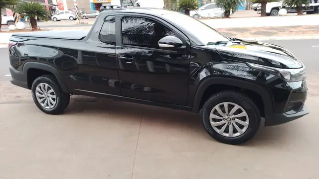 Carro Fiat Strada 2023 Freedom 1.3 CS Plus (Flex)