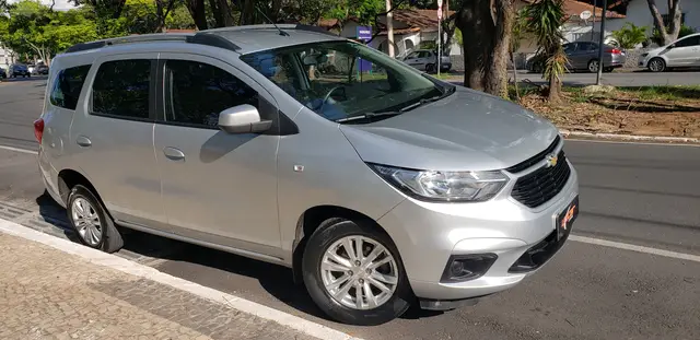 Carro Chevrolet Spin 2023 LT 1.8 (Aut.)