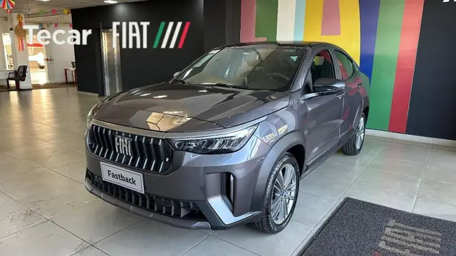 Carro Fiat Fastback 2026 Turbo 200