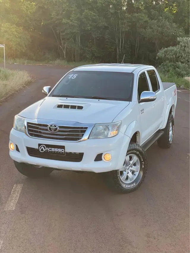 Carro Toyota Hilux Cabine Dupla 2015 Hilux 3.0 TDI 4x4 CD SRV Top (Aut)