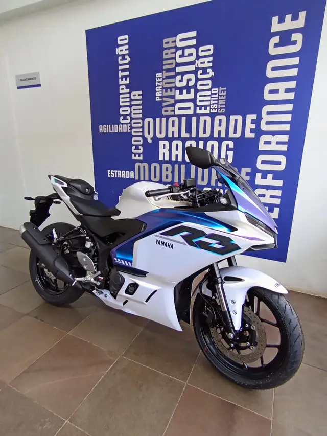 Moto Yamaha YZF R3 2026 Connected