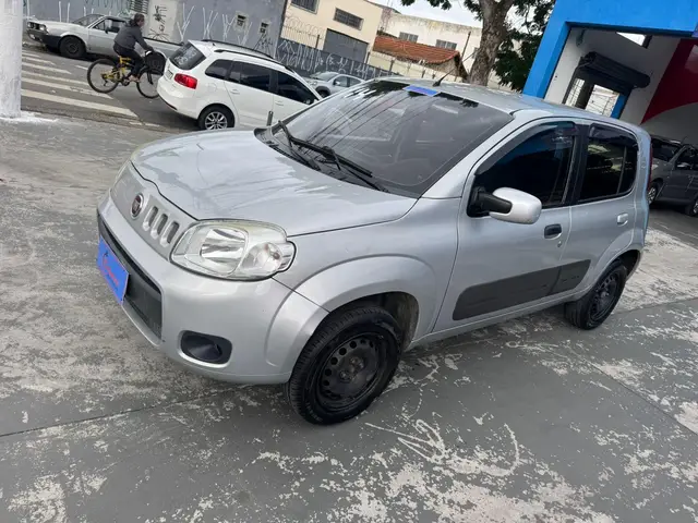 Carro Fiat Uno 2014 Vivace College 1.0 8V (Flex) 4p
