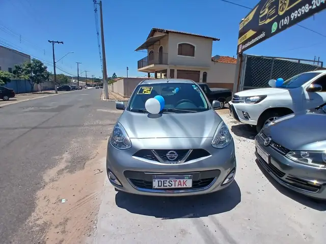 Carro Nissan March 2015 1.0 12V SV (Flex)