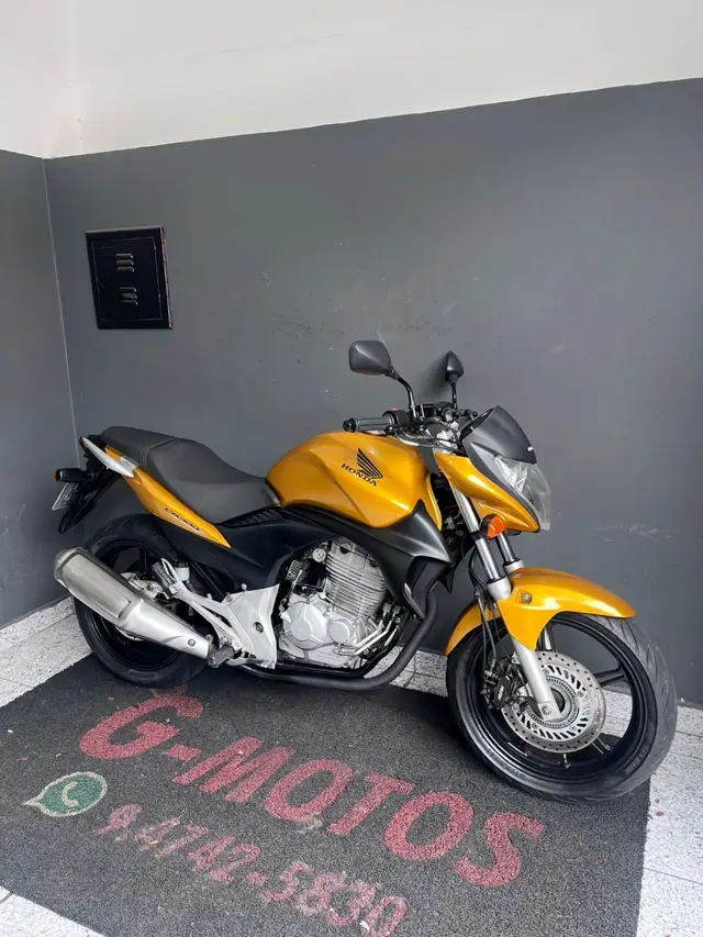 Moto Honda CB 300R 2010 Standard