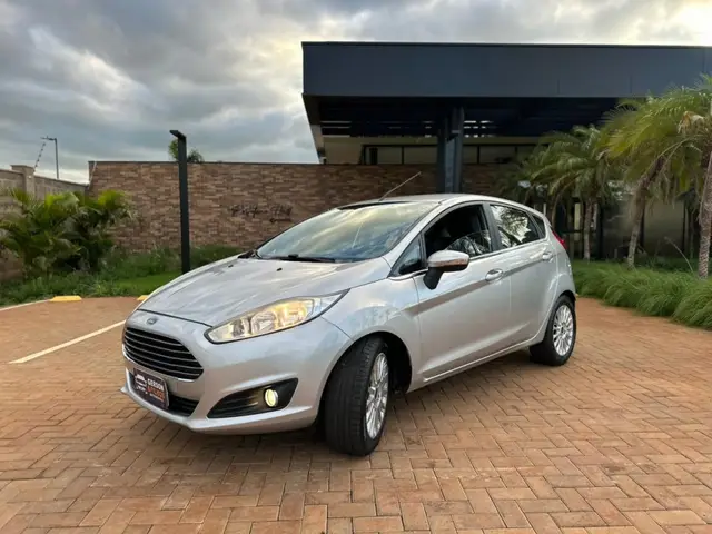 Carro Ford New Fiesta Sedan 2015 1.6 SE (Flex)