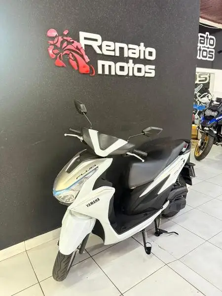 Moto Yamaha Fluo 2026 Hybrid Connected