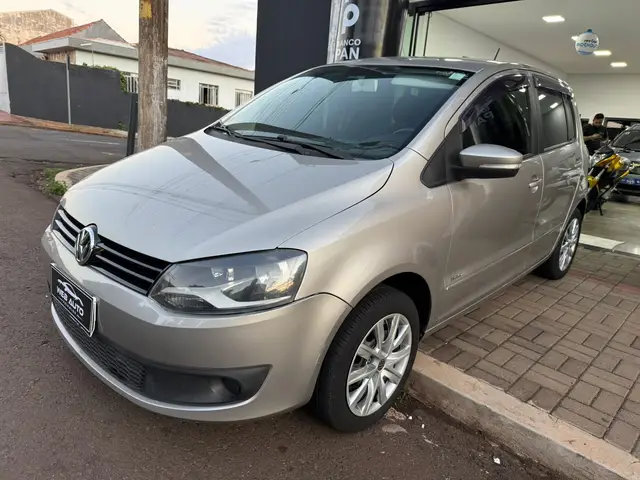 Carro Volkswagen Fox 2013 1.6 VHT (Flex)