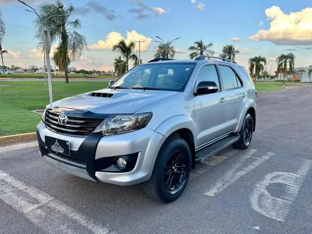 Carro Toyota Hilux Cabine Dupla 2012 Hilux 2.7 SR CD 4x2 (Flex) (Aut)
