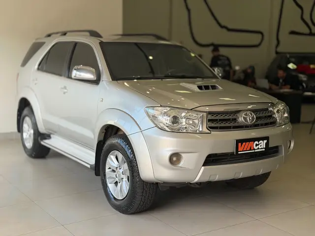Carro Toyota Hilux SW4 2010 SRV 4x4 3.0 Turbo  (aut)