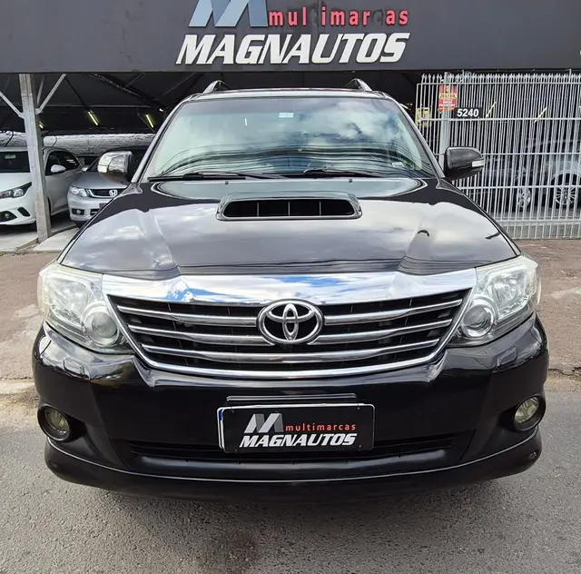 Carro Toyota Hilux SW4 2013 SRV 3.0 TDI 4X4 (5 Lugares)