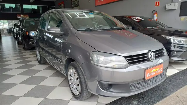 Carro Volkswagen Fox 2014 1.0 TEC (Flex) 4p