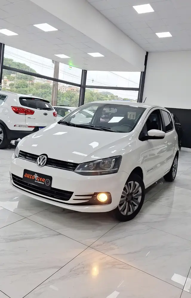 Carro Volkswagen Fox 2015 Comfortline 1.0 TEC (Flex)
