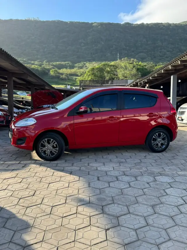 Carro Fiat Palio 2013 Attractive 1.4 8V (Flex)