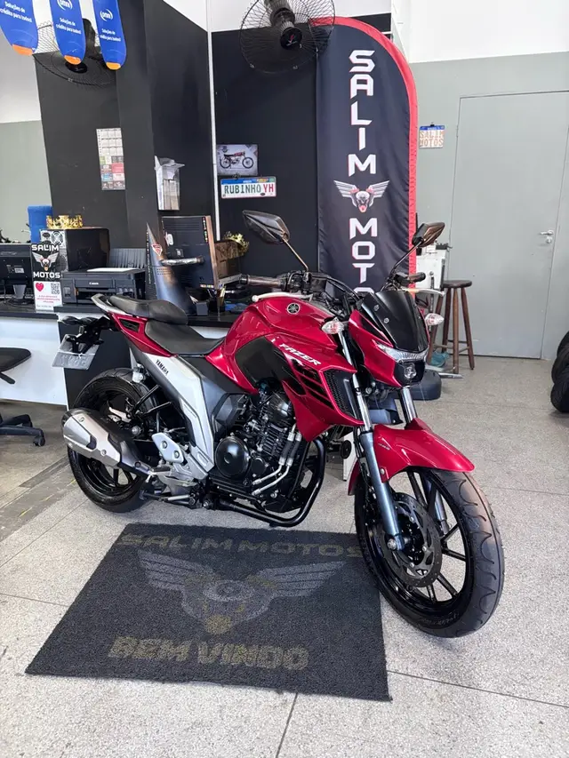 Moto Yamaha YS 250 Fazer 2022 ABS