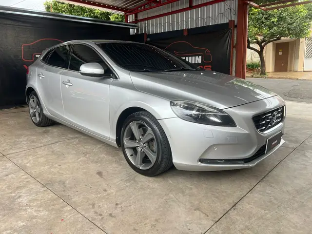 Carro Volvo V40 2014 T4 Dynamic 2.0