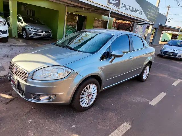 Carro Fiat Linea 2009 Absolute 1.9 16V Dualogic (Flex)