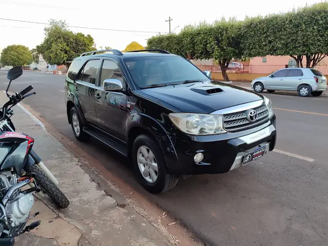 Carro Toyota Hilux SW4 2010 SRV 4x4 3.0 Turbo  (aut)